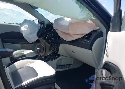 2018 Jeep Compass Limited 4X4 from USA, damaged, VIN 3C4NJDCB3JT369267